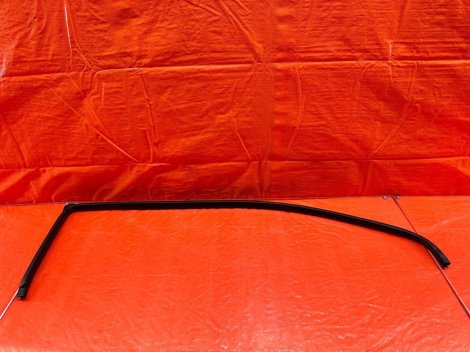 02 05 HONDA CIVIC SI EP3   CHASSIS TO DOOR OPEN TRIM WEATHER STRIP RIGHT OEM 2130