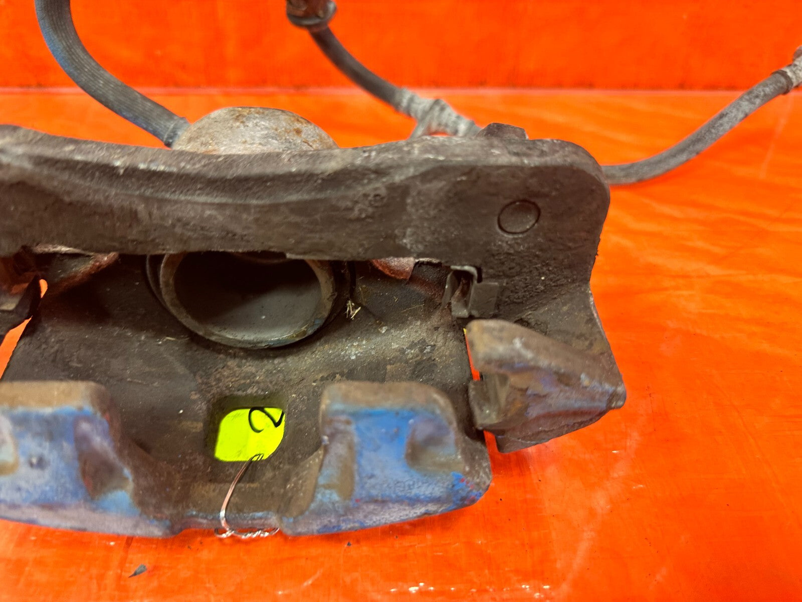 88 89 HONDA CRX DX SI   FRONT BRAKE CALIPERS   LEFT RIGHT CALIPER SET    OEM 27713