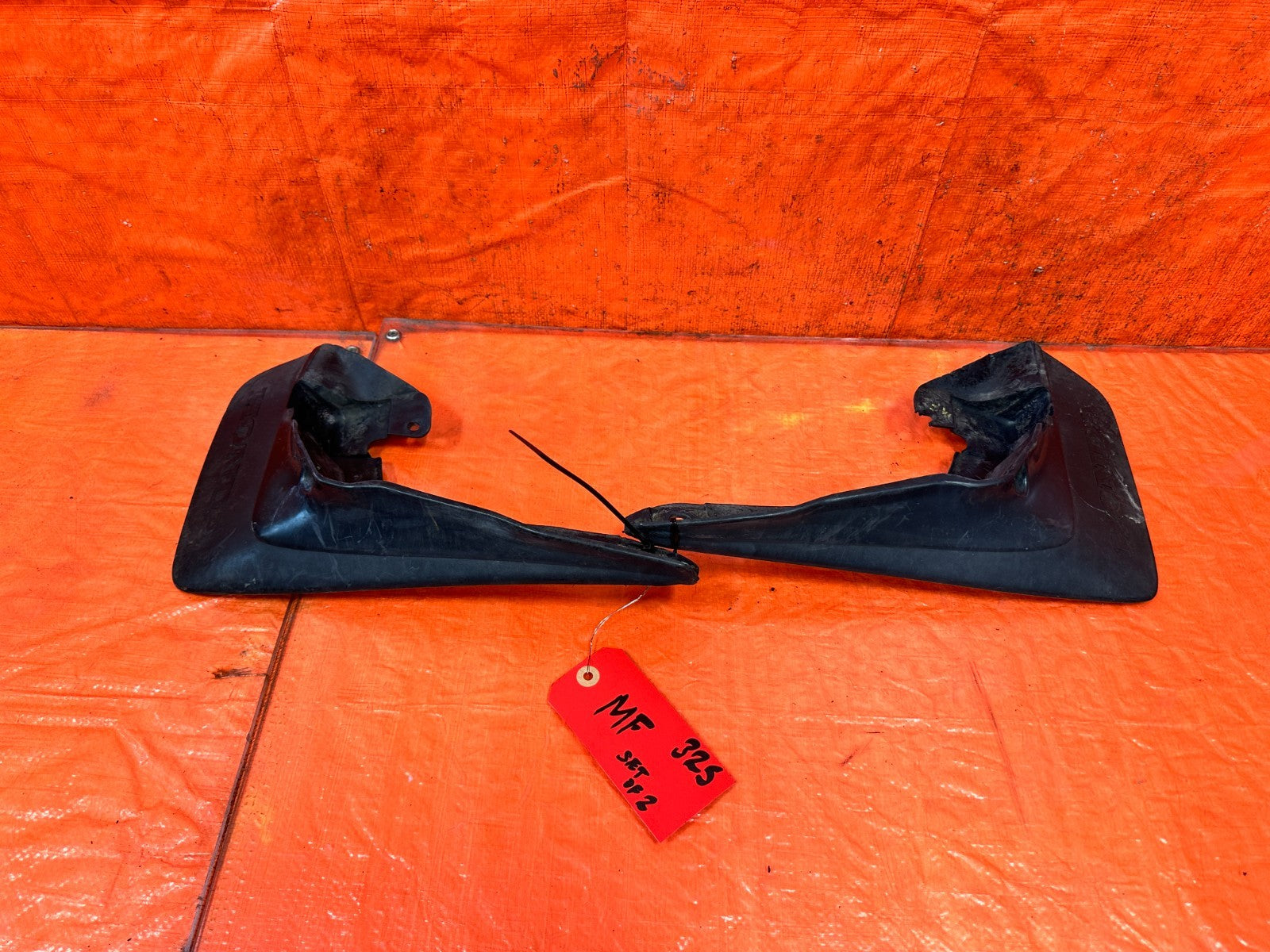 90 91 HONDA CIVIC HATCH MUD FLAP / SPLASH GUARD SET LEFT & RIGHT FRONT OEM 3250