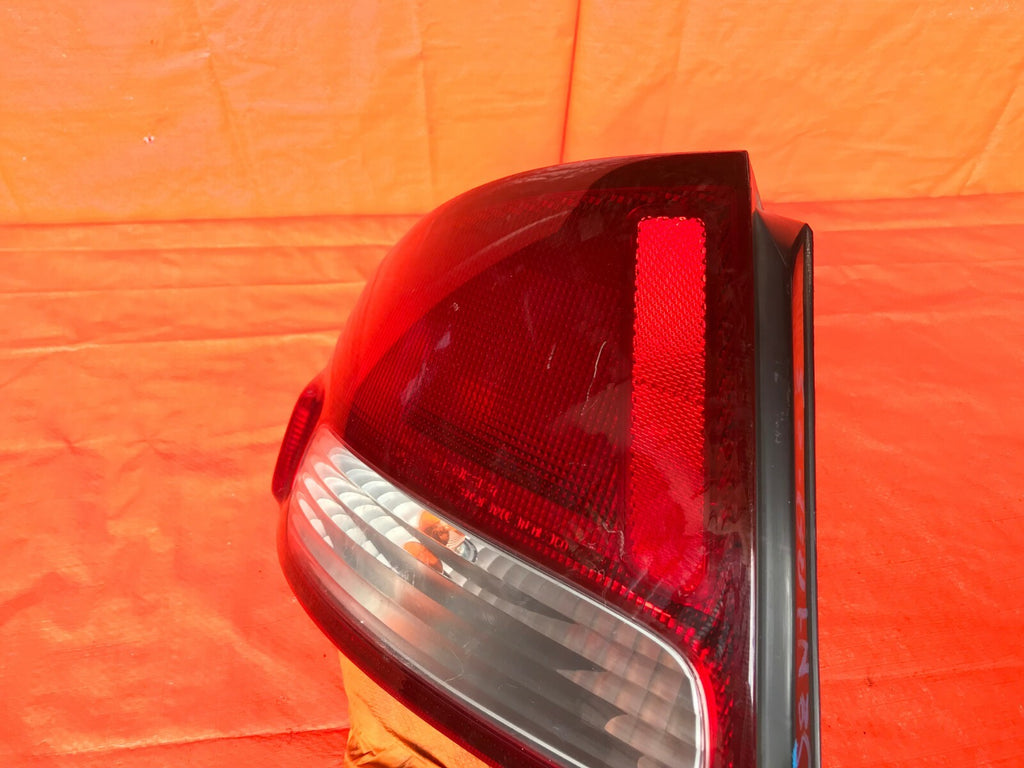 OEM 2001 20002 2003 NISSAN SENTRA DRIVER LEFT TAIL LIGHT LAMP 01 02 03 4