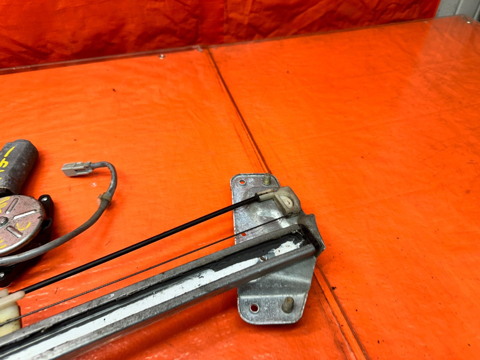 94-01 ACURA INTEGRA 4D RIGHT FRONT PASSENGER WINDOW REGULATOR MOTOR OEM #34116