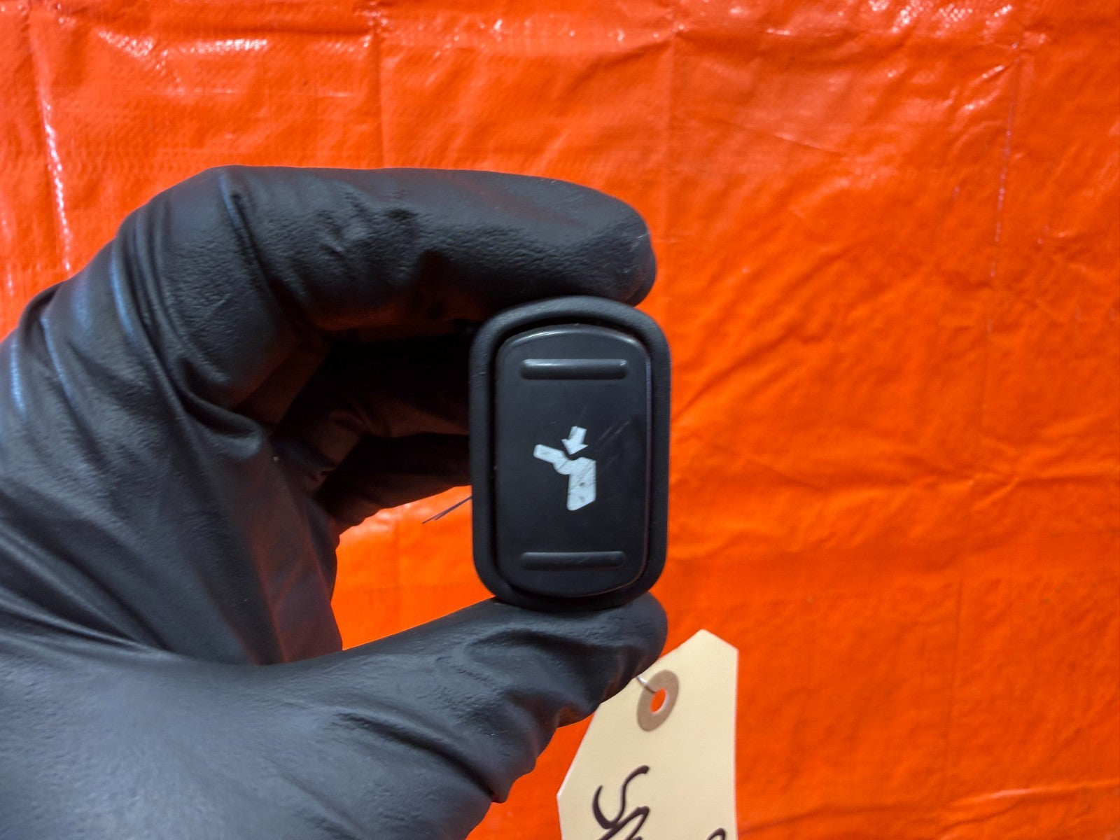 08 15 INFINITI G37 & Q60    2D COUPE   LEFT SEAT RECLINE SWITCH   OEM #3284