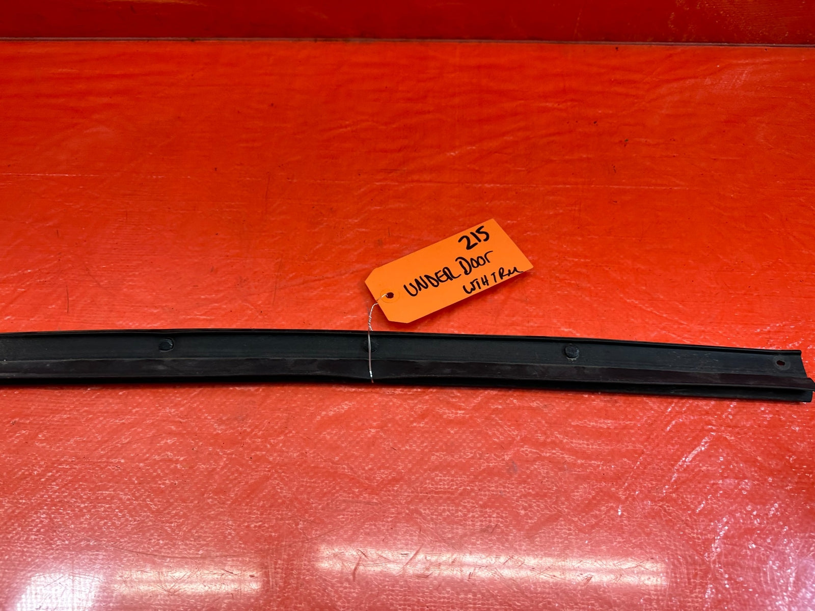 14 16 INFINITI Q50   LEFT / RIGHT   REAR DOOR   LOWER WEATHER TRIM STRIP OEM 2156
