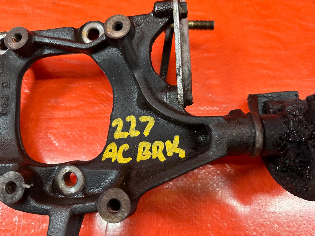 92 95 HONDA CIVIC   D16Z6 D15B7 AIR CONDITIONING AC COMPRESSOR PUMP BRACKET #2274