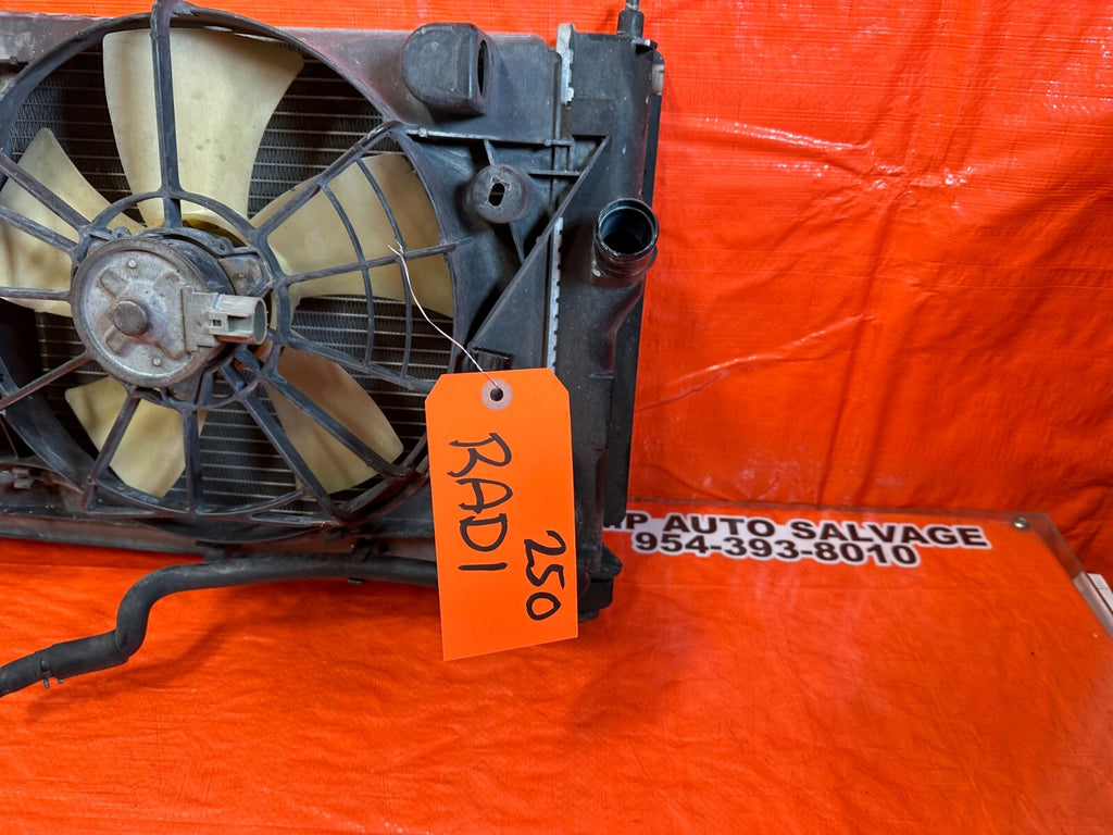 00 05 TOYOTA CELICA GTS MANUAL RADIATOR W/ BOTH COOLING FANS & OVERFLOW TANK OEM4