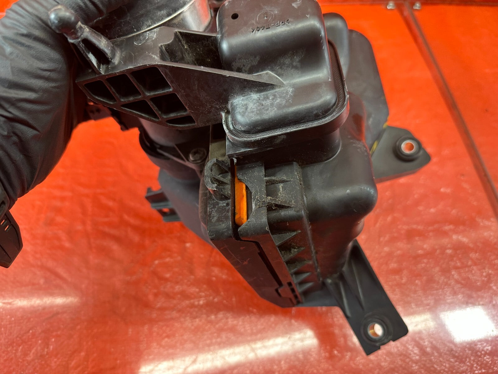 16 20 INFINITI Q50 Q60 3.0L COMPLETE AIR INTAKE HOUSING W/ INLET DUCT ARM LEFT L16