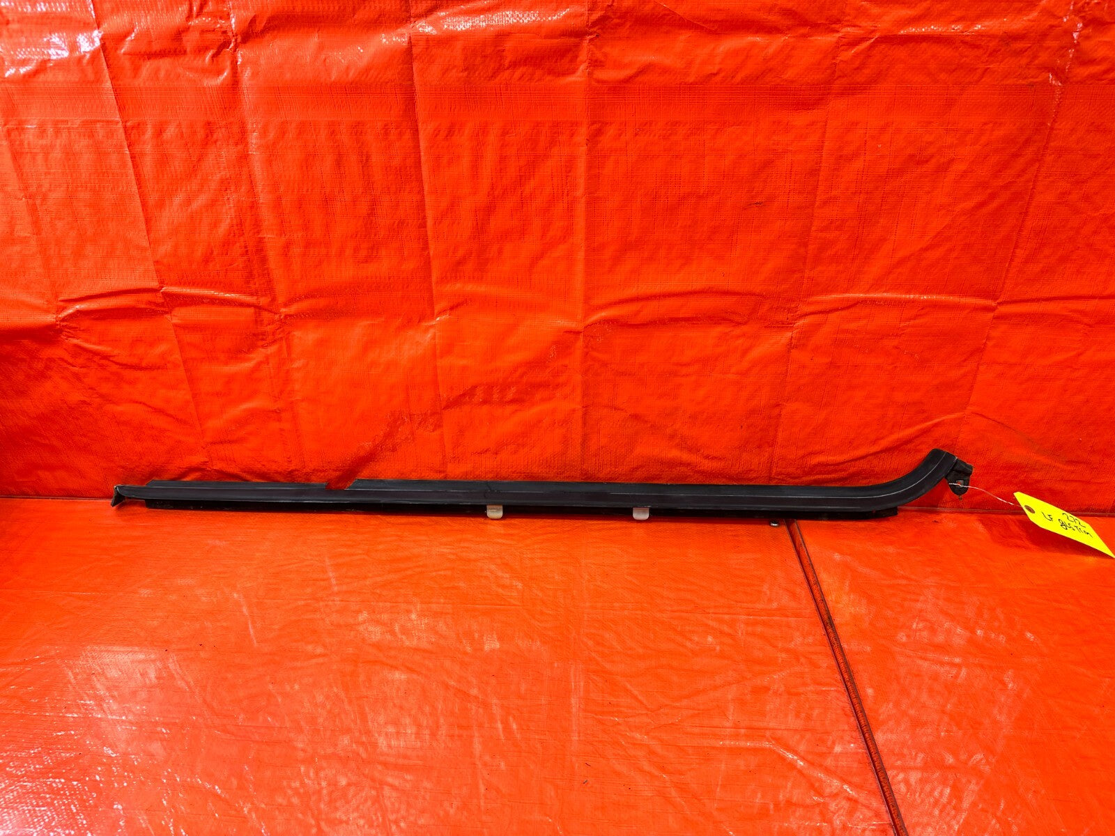 93 97 HONDA DEL SOL   DRIVER LEFT GLASS TRIM BELT MOLDING STRIP   OEM #2720