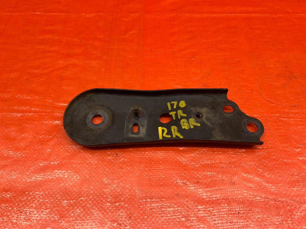 15 21 SUBARU WRX & STI   REAR SUB FRAME MOUNTING BRACKET BRACE RIGHT   OEM #1700