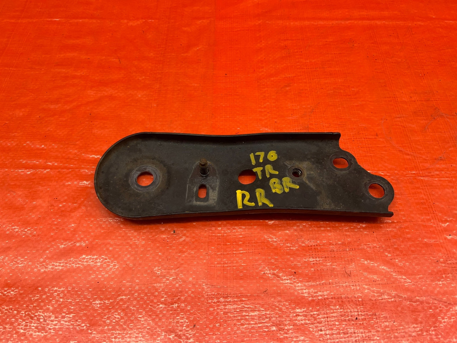 15 21 SUBARU WRX & STI   REAR SUB FRAME MOUNTING BRACKET BRACE RIGHT   OEM #1700