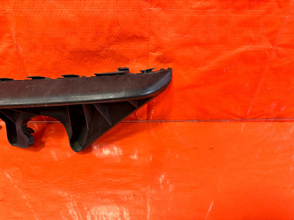 15 21 SUBARU WRX & STI   LEFT AND RIGHT REAR BUMPER BRACKETS RETAINERS CLIPS 2665