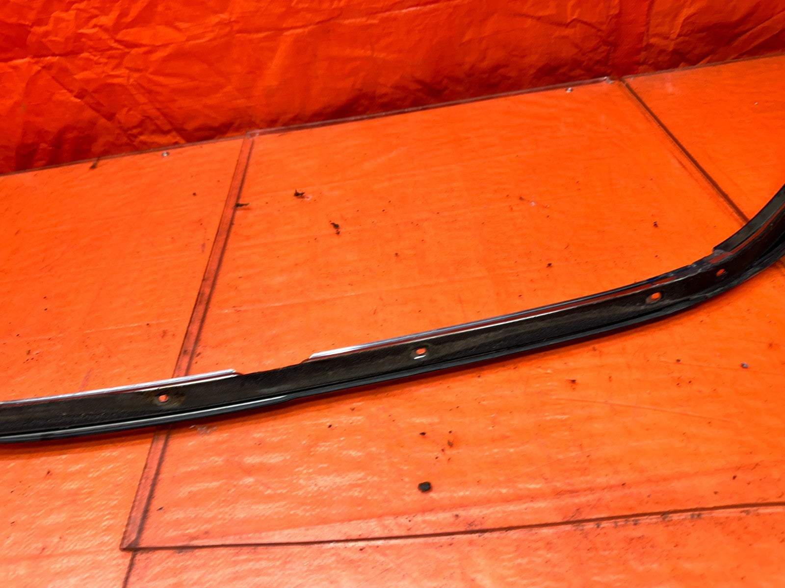 94-01 ACURA INTEGRA 4D LEFT DRIVER ROOF GLASS TRIM DRIP RETAINER OEM #34019