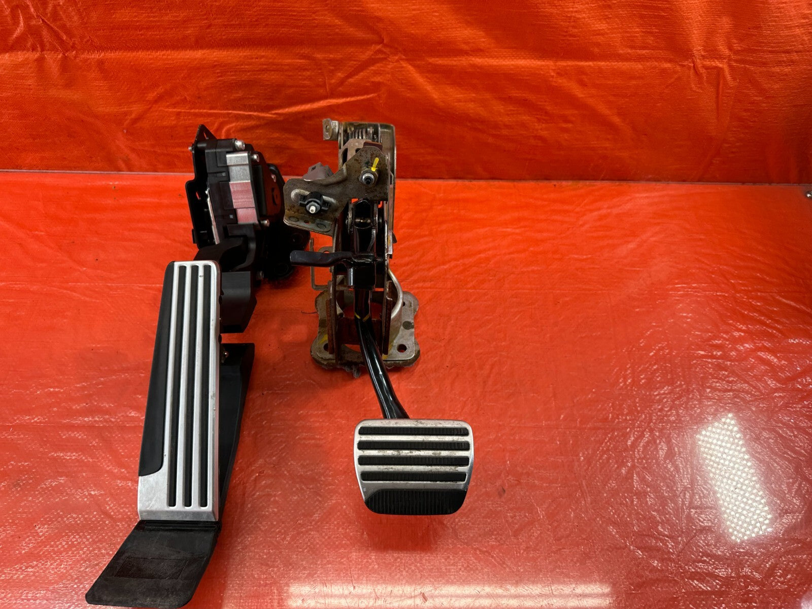 14 19 INFINITI Q50   ADAPTIVE STEERING   ACCELERATOR GAS & BRAKE PEDAL OEM #2225