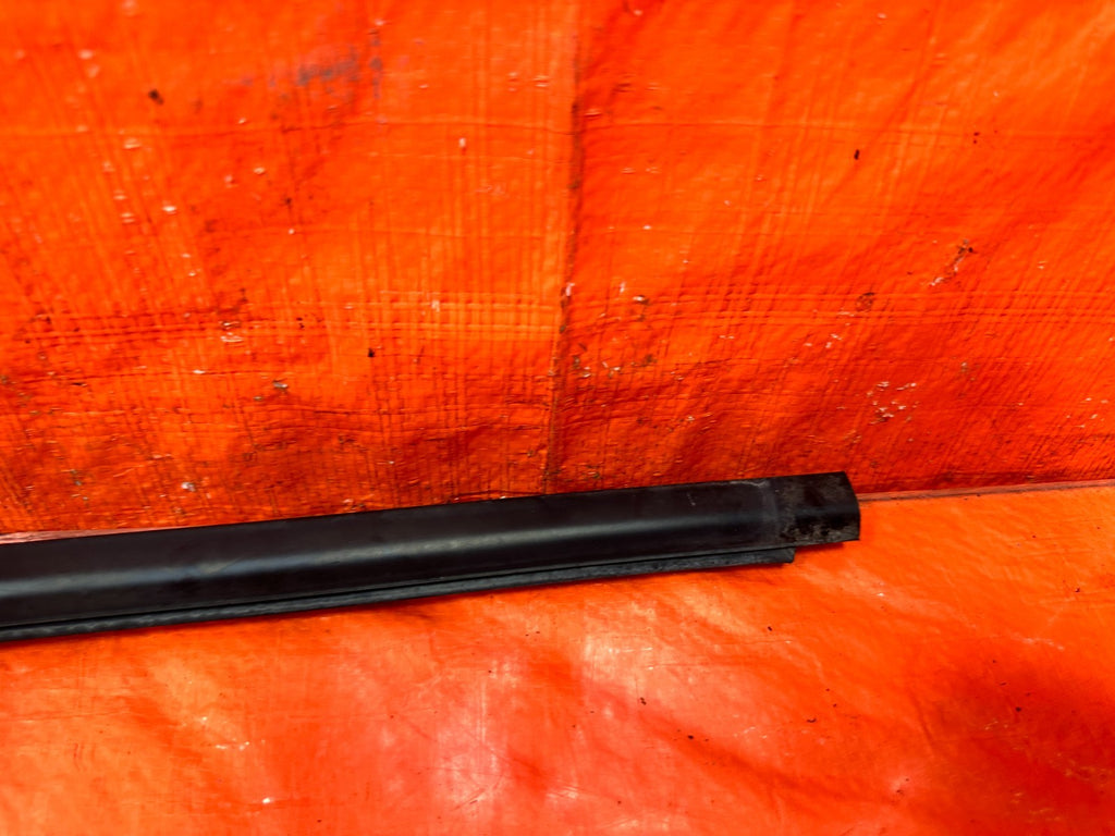 04 11 MAZDA RX8 RX 8   DRIVER LEFT EXTERIOR WINDOW GLASS TRIM   OEM FACTORY #3034