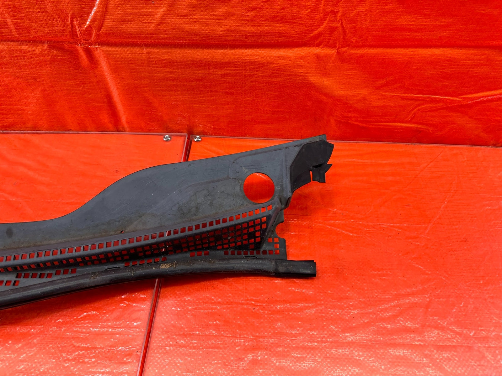 95 98 HONDA ODYSSEY   WINDSHIELD WIPER COWL TRIM PLASTIC   OEM FACTORY #1935
