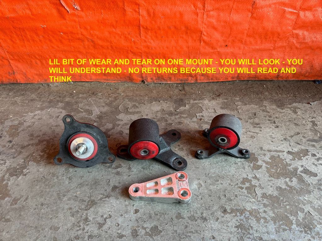 02 06 ACURA RSX   INNOVATIVE ENGINE MOUNTS MOTOR MOUNTS   RED INSERT   LIL WEAR0