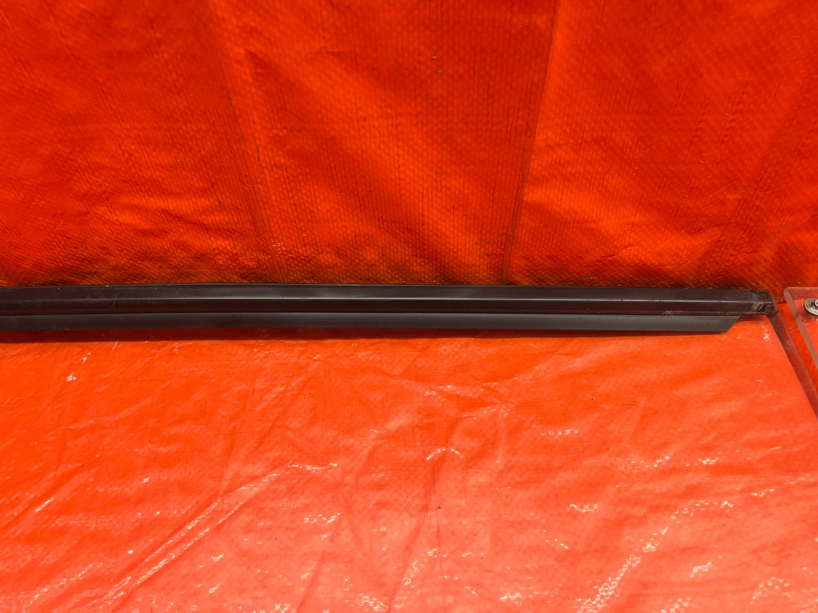 08 15 INFINITI G37 & Q60   RIGHT FRONT FRONT EXTERIOR WINDOW GLASS TRIM OEM #1695