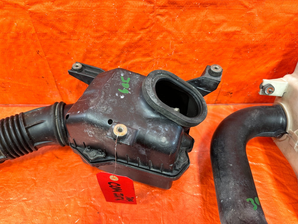 94 01 ACURA INTEGRA NON VTEC FACTORY AIR INTAKE FILTER BOX HOUSING W ARM OEM 3094