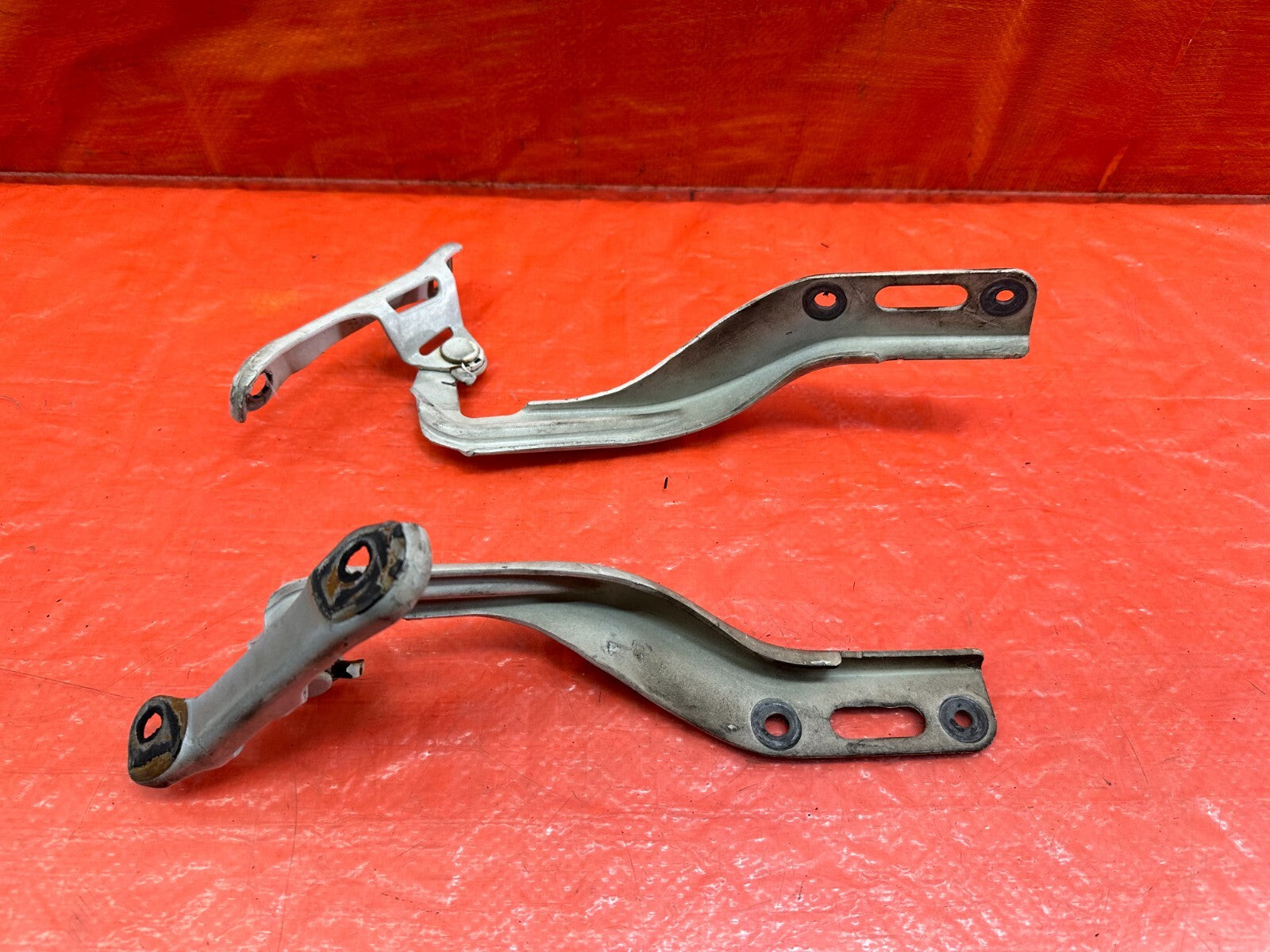 06 11 HONDA CIVIC   HOOD HINGES   DRIVER LEFT PASSENGER RIGHT HINGES OEM 2200