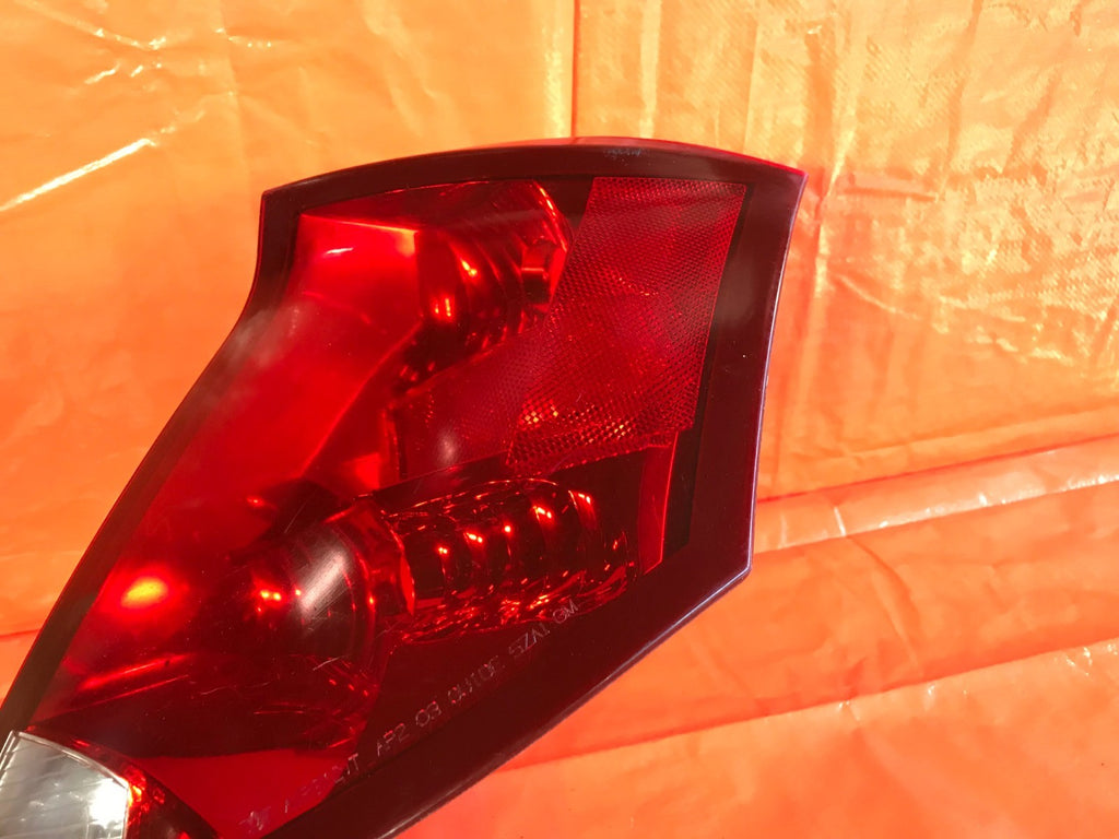OEM 2003 2004 03 04 SATURN ION 4 DOOR SEDAN PASSENGER RIGHT TAIL LIGHT LAMP4