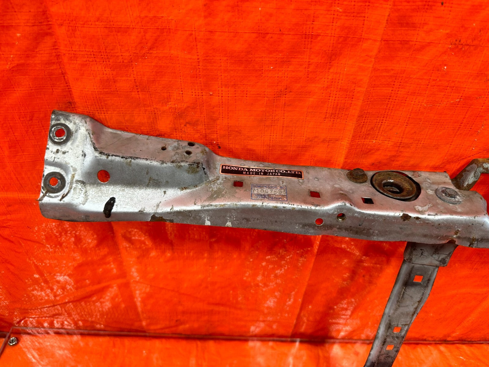 88 91 HONDA CRX   UPPER RADIATOR SUPPORT BEAM BAR T BRACKET   OEM #2772