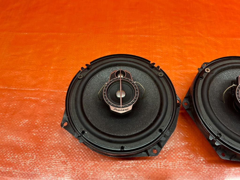 PIONEER BRAND TS A1675R SPEAKER SET OF 2 TWO   USED SPEAKER SET / PAIR #1544