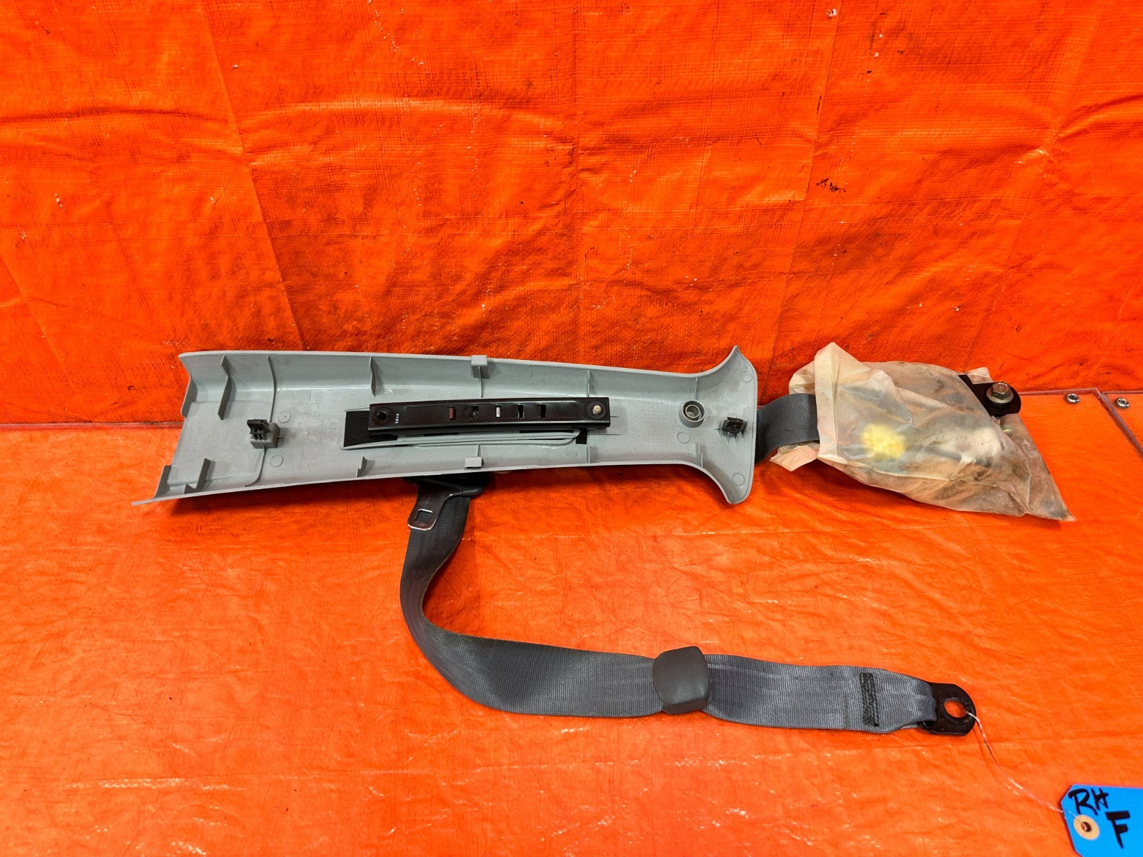 97 01 HONDA CR V CRV   FRONT SEAT BELT SET   LEFT & RIGHT SEAT BELTS   OEM #3015
