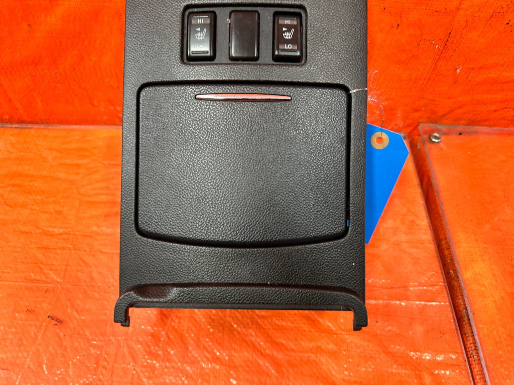 08 09 INFINITI G37 2D COUPE   CUP HOLDER W/ HEATED SEAT SWITCHES   OEM 3202