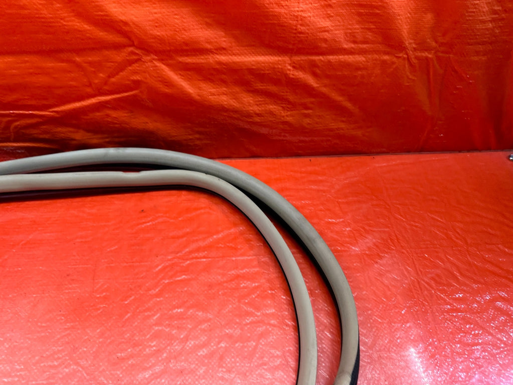 04 08 ACURA TSX   RIGHT FRONT DOOR TO CHASSIS WEATHER STRIP OPEN TRIM OEM #2056