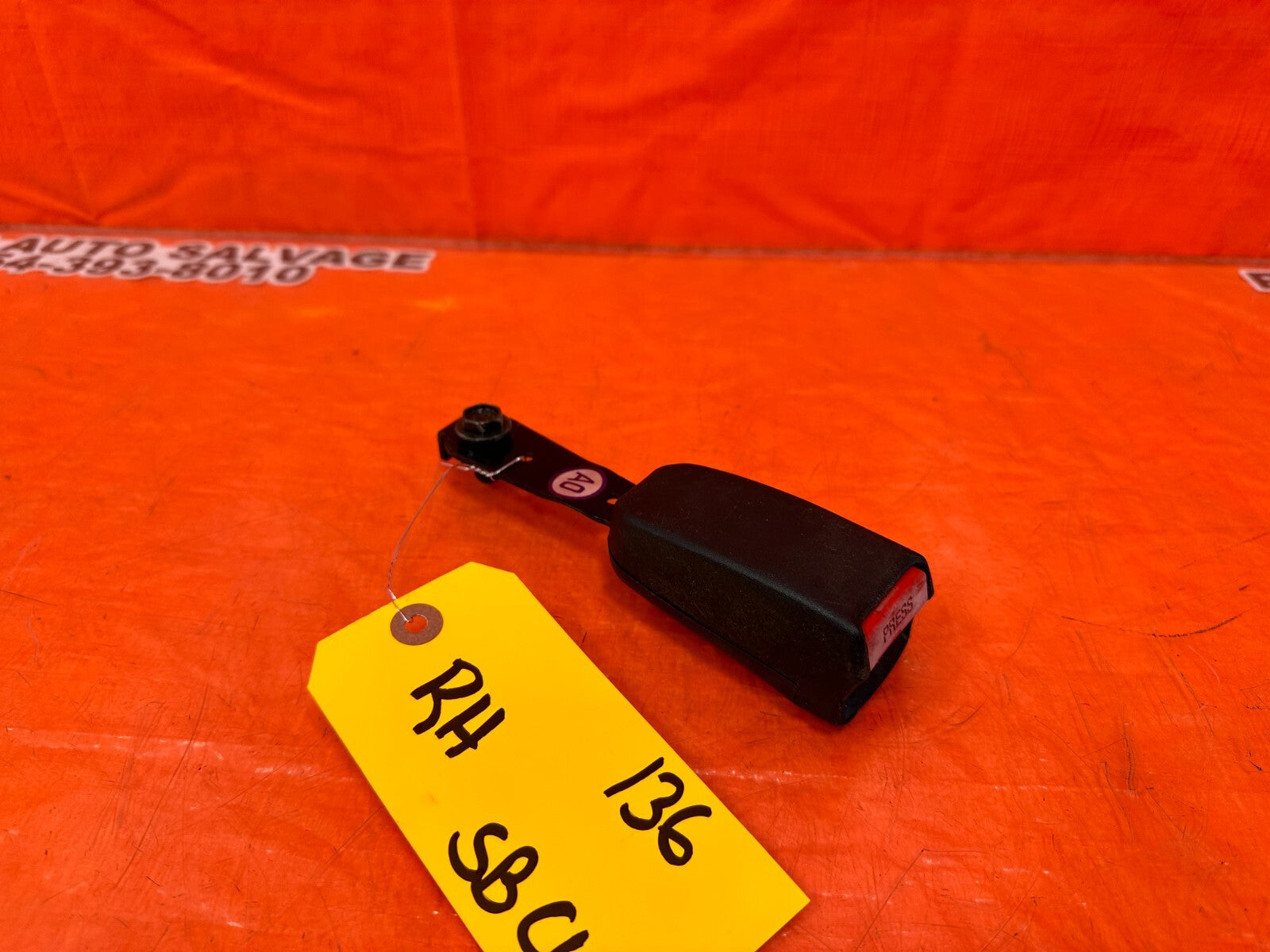 97 01 HONDA PRELUDE   PASSENGER RIGHT FRONT SEAT BELT CLIP BUCKLE   OEM #1366