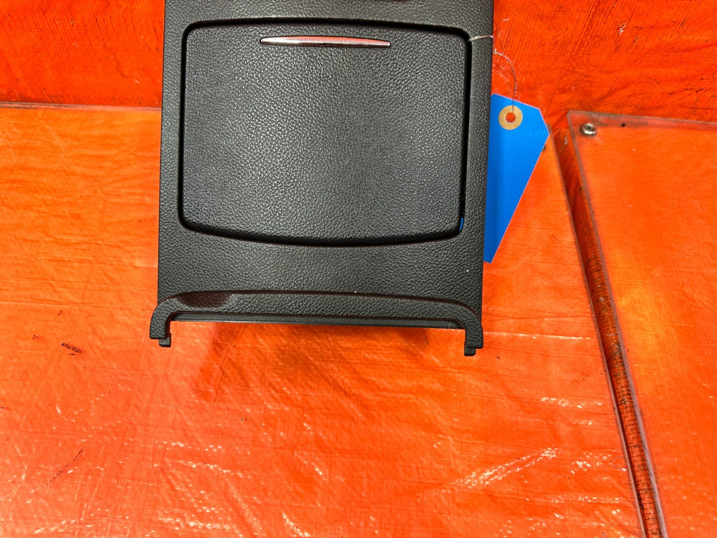 08 09 INFINITI G37 2D COUPE   CUP HOLDER W/ HEATED SEAT SWITCHES   OEM 3201