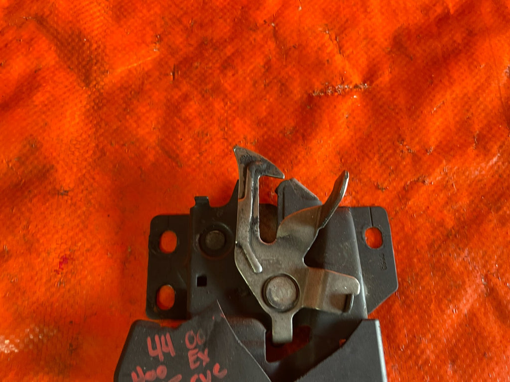 96 00 HONDA CIVIC HOOD LATCH LOCKING MECHANISM   OEM OE FACTORY 74120 S01 A04   2