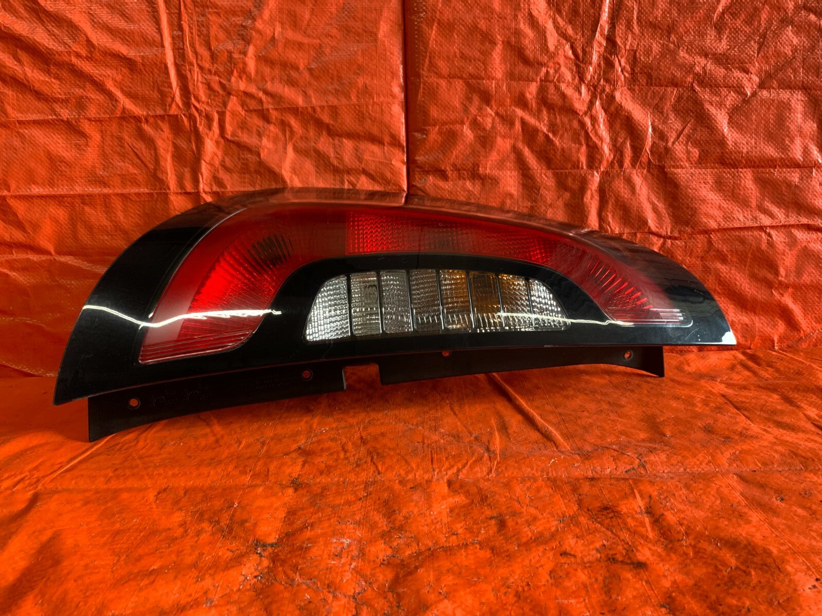 17 19 KIA SOUL 2.0L PLUS + MODEL   HALOGEN NON LED   DRIVER LEFT TAIL LIGHT OEM0