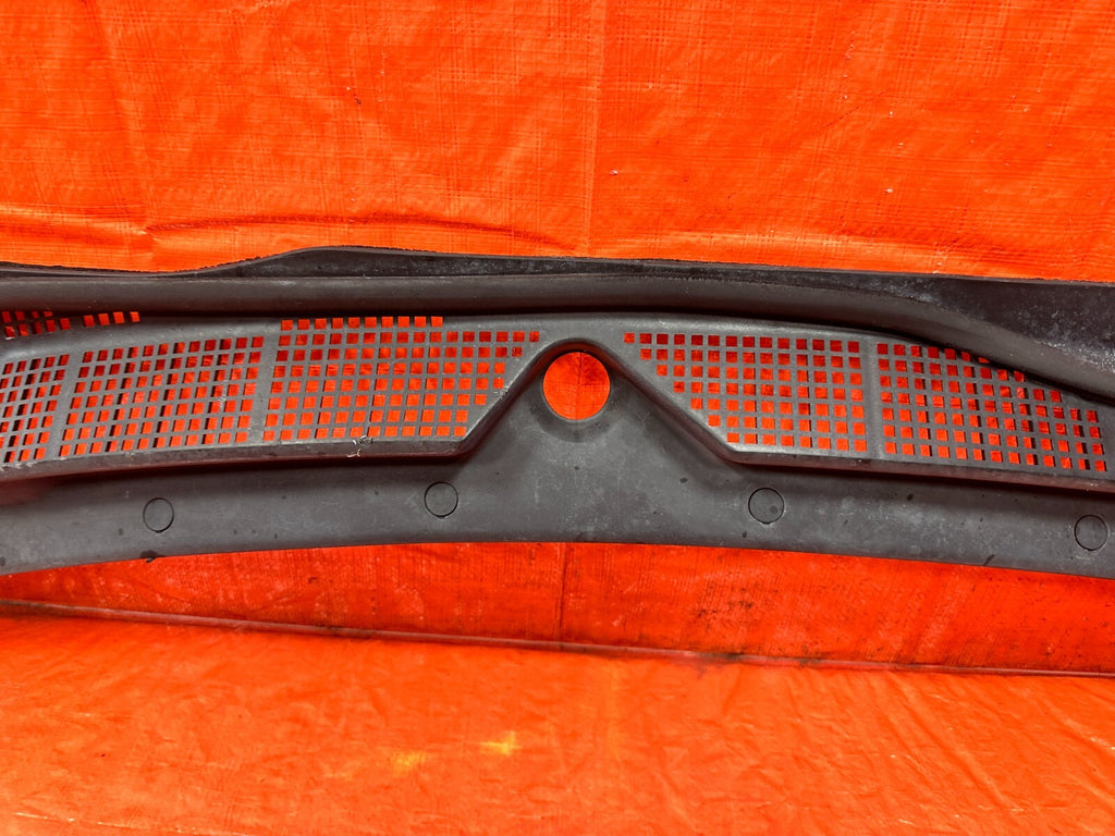 96 00 HONDA CIVIC   WINDSHIELD WIPER COWL TRIM PLASTIC   OEM FACTORY OE   #2973