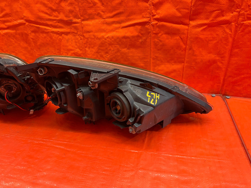 02 04 ACURA RSX   AFTERMARKET BRAND BLACK HOUSING HEADLIGHTS   LEFT & RIGHT #17118