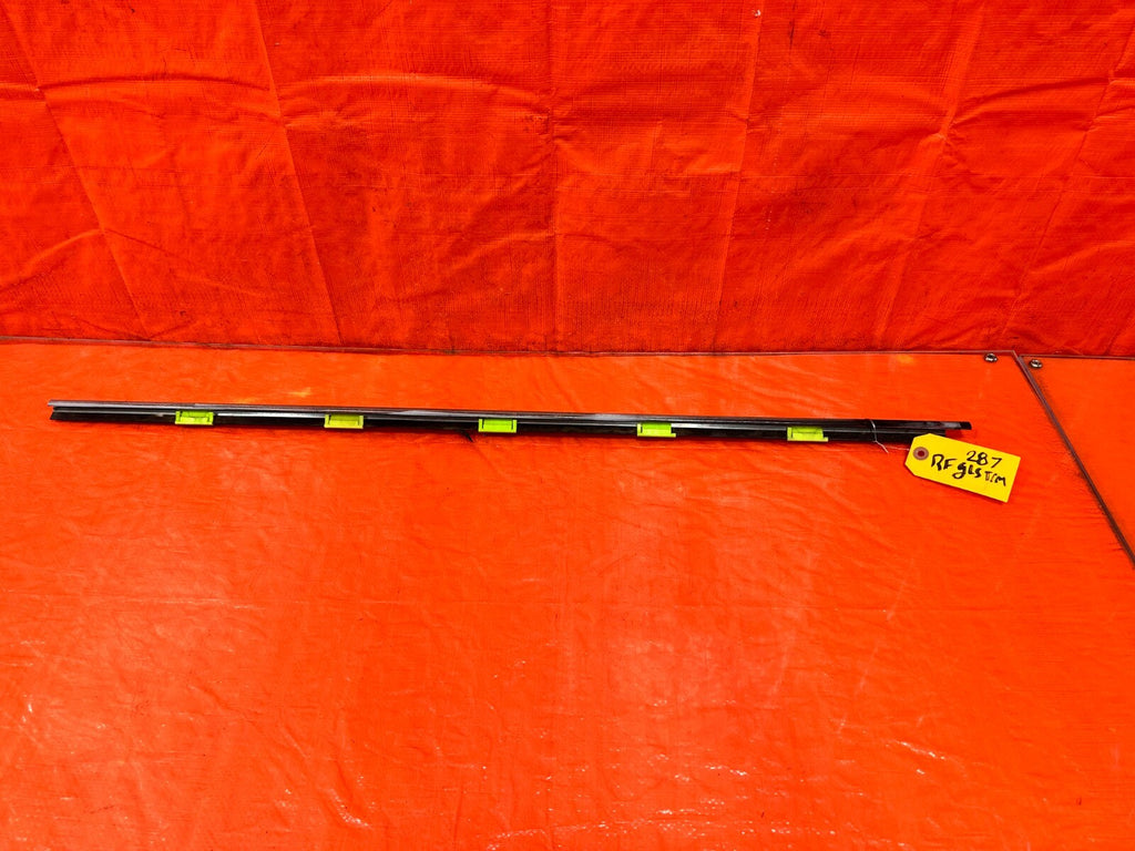 96 00 HONDA CIVIC COUPE HATCH EXTERIOR DOOR WINDOW GLASS TRIM RIGHT SIDE OEM 2870