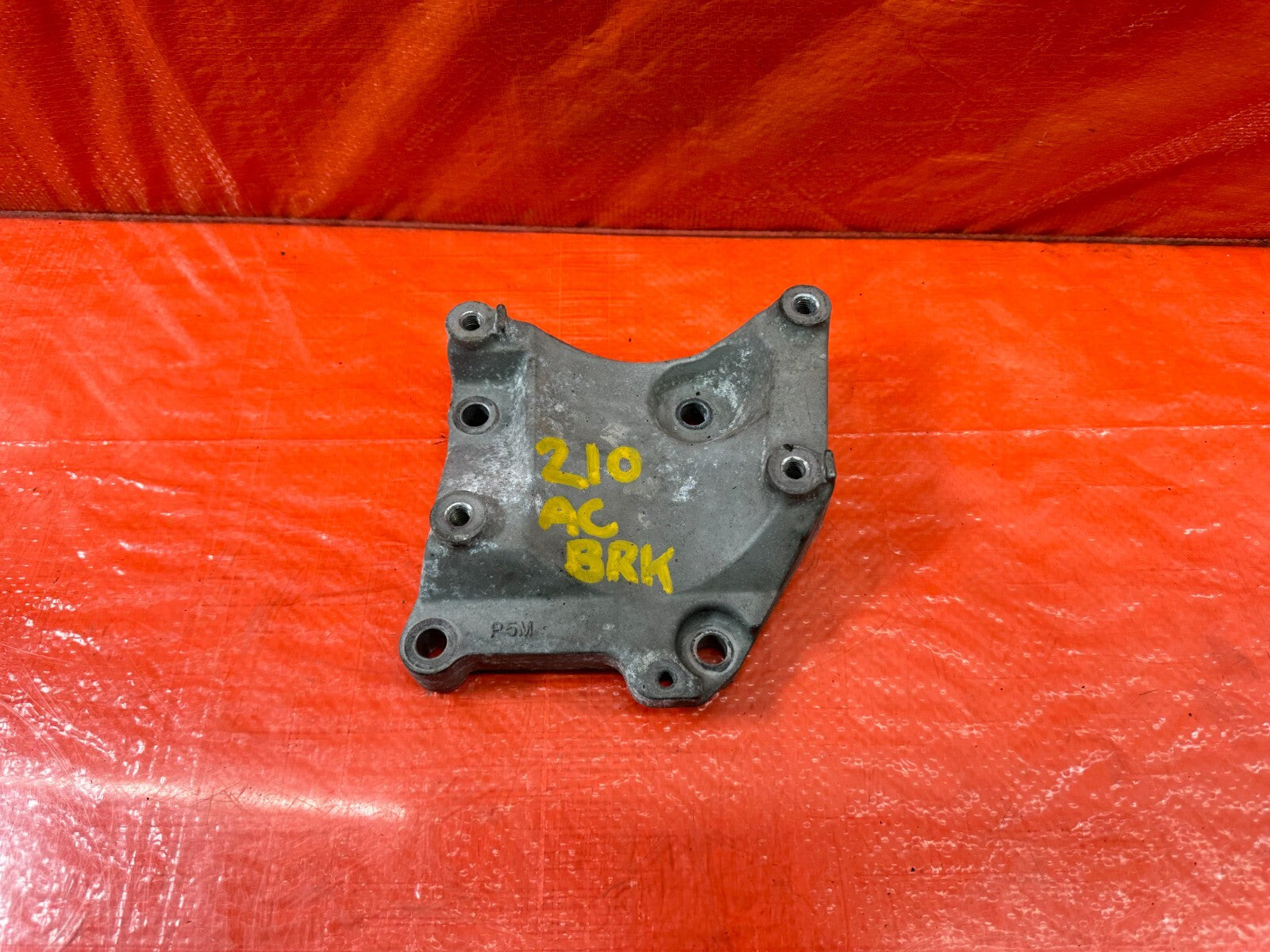 97 01 HONDA PRELUDE BASE & SH   H22A4 HVAC AC MOUNTING BRACKET OEM FACTORY #2100