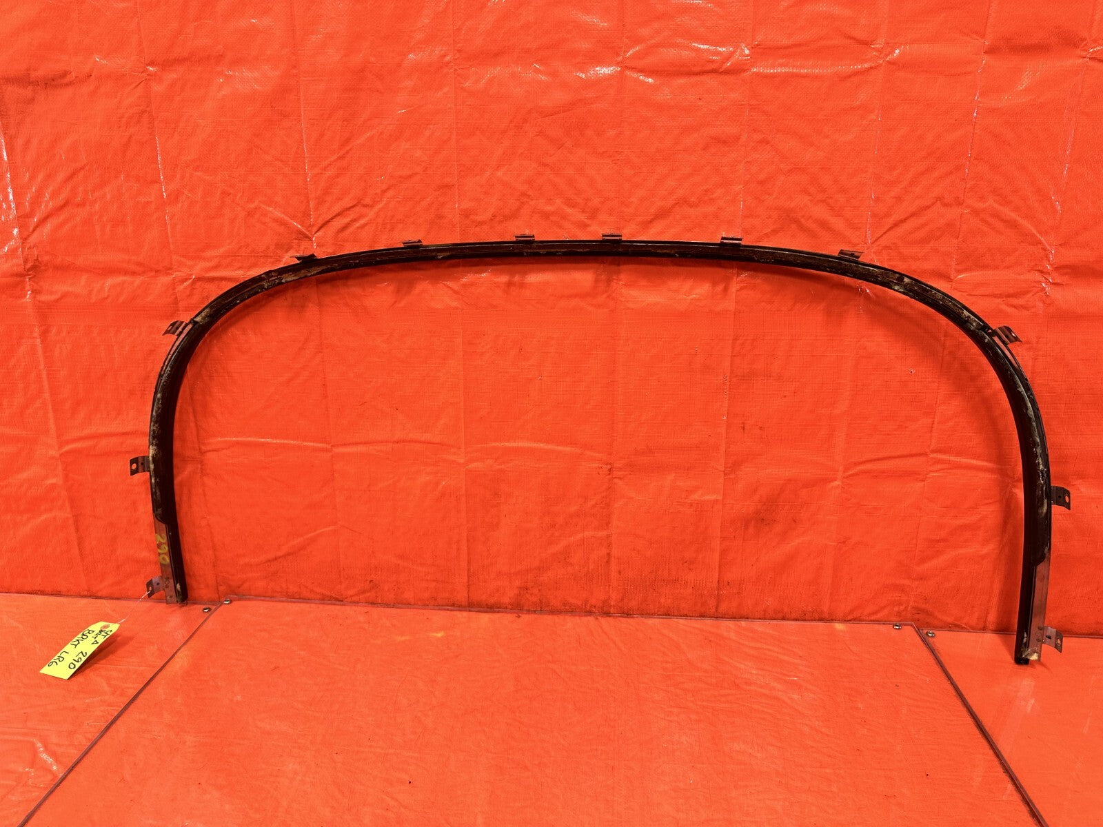 00 09 HONDA S2000   SOFT TOP MOLDING REAR RETAINER DRIP MOLDING BRACKET OEM 29010
