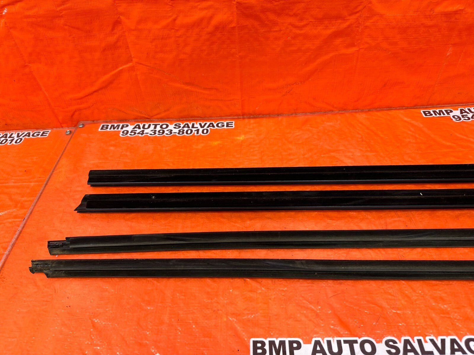 08 15 INFINITI G37 Q60 COUPE EXTERIOR DOOR WINDOW GLASS TRIM LEFT RIGHT OEM #24811