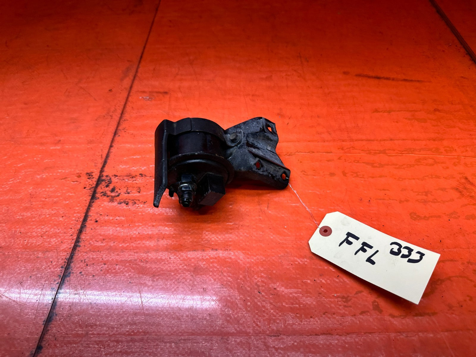 92 95 HONDA CIVIC 1.6L   FUEL FILTER & FIREWALL MOUNTING BRACKET   OEM #3334