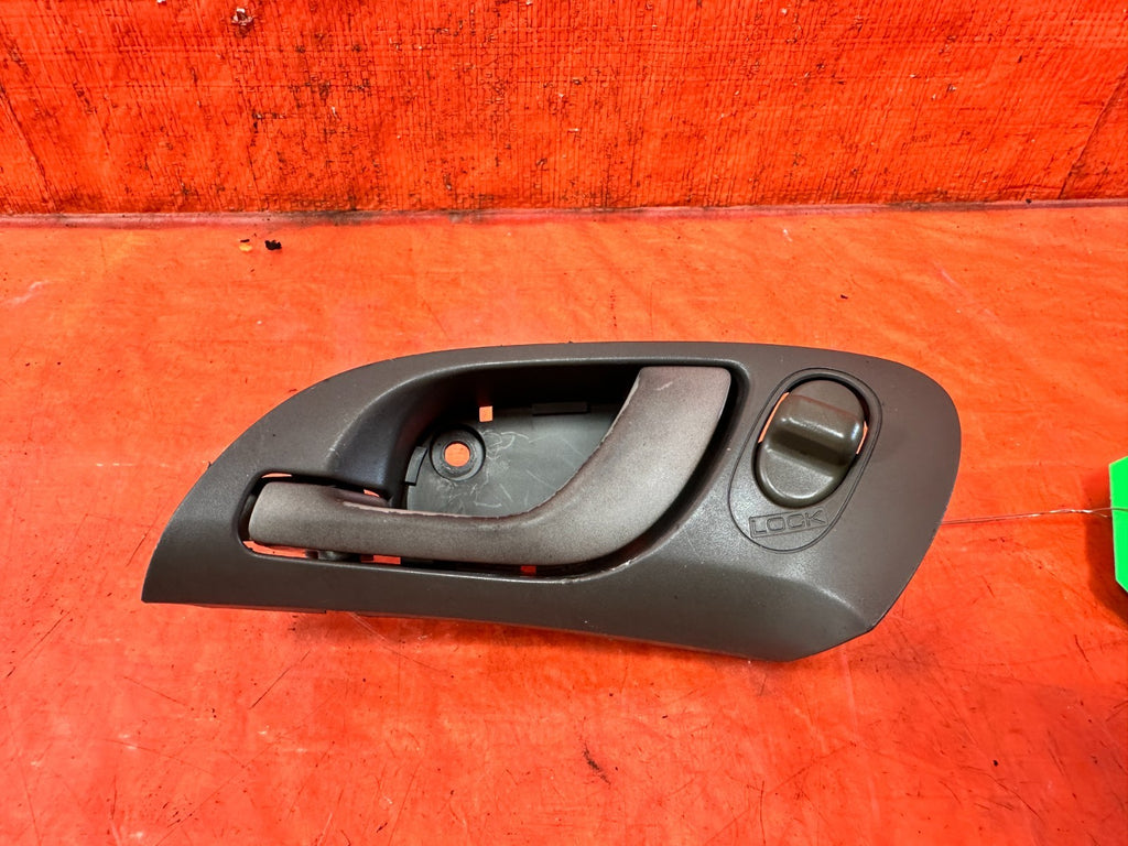 02 06 ACURA RSX   DRIVER LEFT INTERIOR DOOR HANDLE TRIM TAN OEM FACTORY 3151