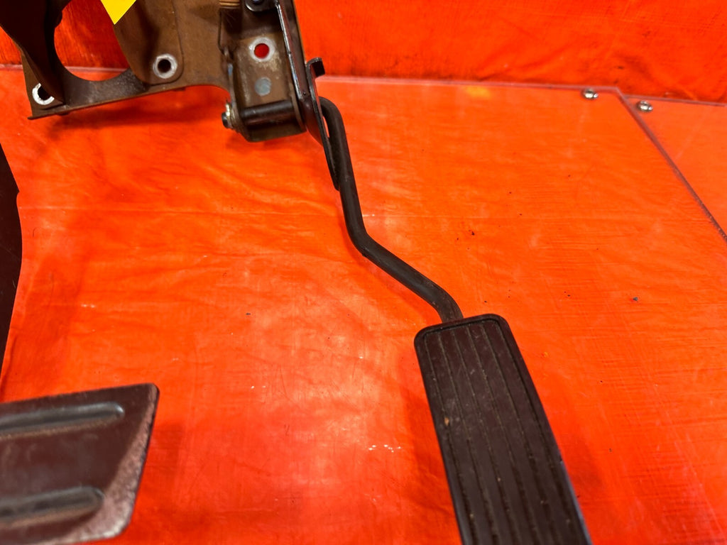 96 00 HONDA CIVIC   AUTOMATIC TRANSMISSION ONLY   BRAKE & GAS PEDAL   OEM #2874