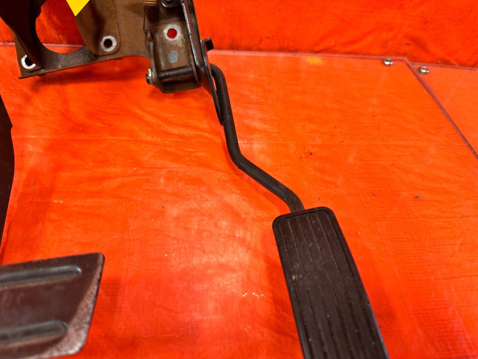 96 00 HONDA CIVIC   AUTOMATIC TRANSMISSION ONLY   BRAKE & GAS PEDAL   OEM #2874