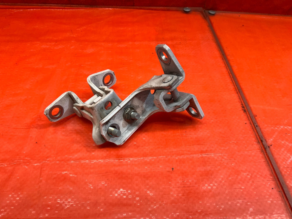 08 15 LANCER EVOLUTION X EVO 10   DOOR HINGE SET UPPER & LOWER RIGHT REAR 2170