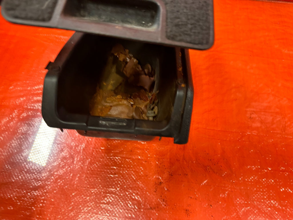 88 89 HONDA CRX DX   PASSENGER RIGHT REAR CARGO STORAGE COMPARTMENT OEM #2779