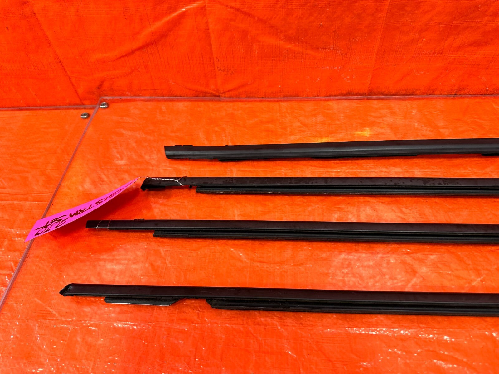 06 11 CIVIC 4D SEDAN   EXTERIOR DOOR WINDOW GLASS TRIM SET LEFT RIGHT   OEM #2707