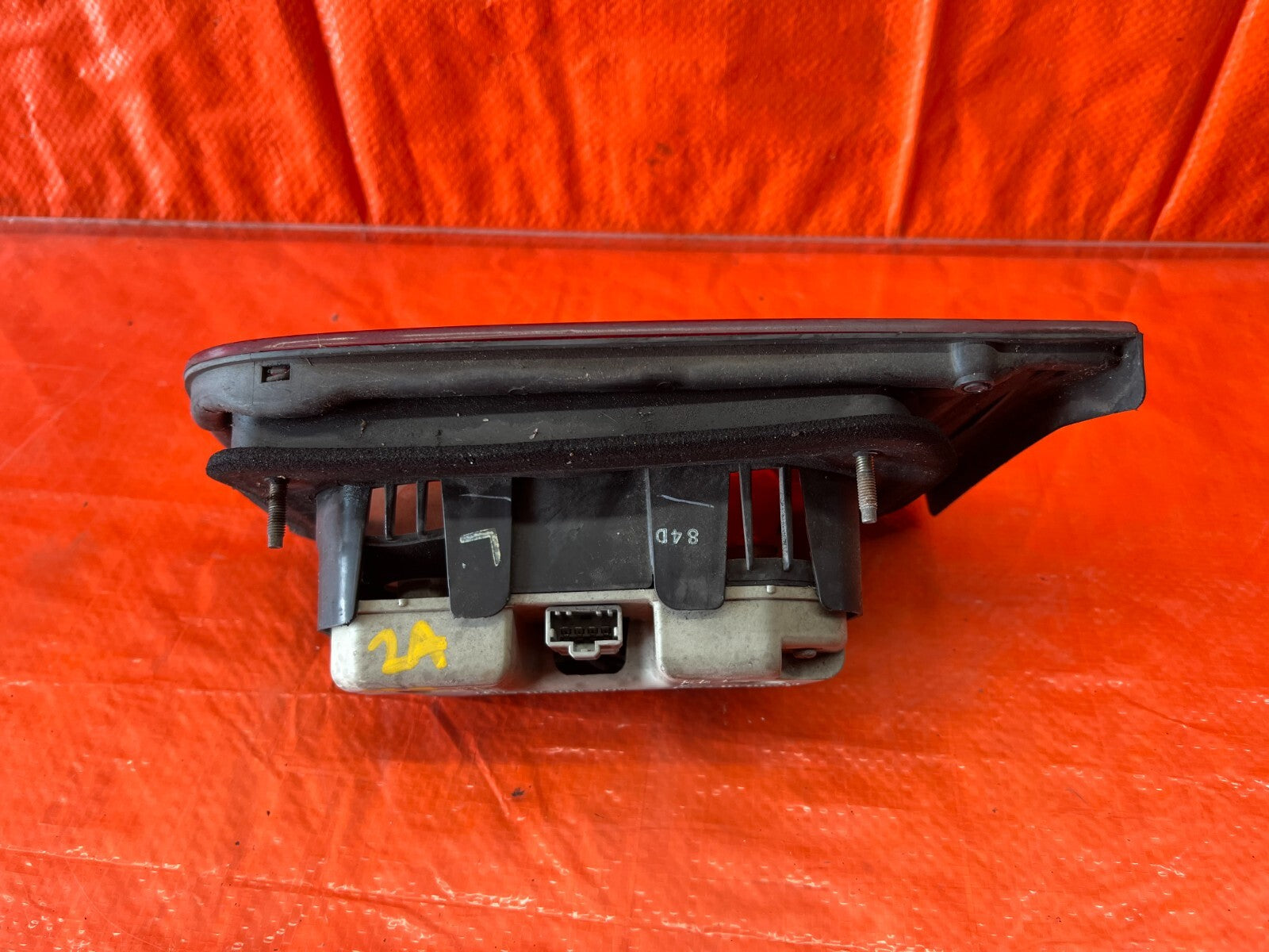 98 01 ACURA INTEGRA SEDAN   DRIVER LEFT   INNER   TAIL LIGHT LAMP   OEM #123 8