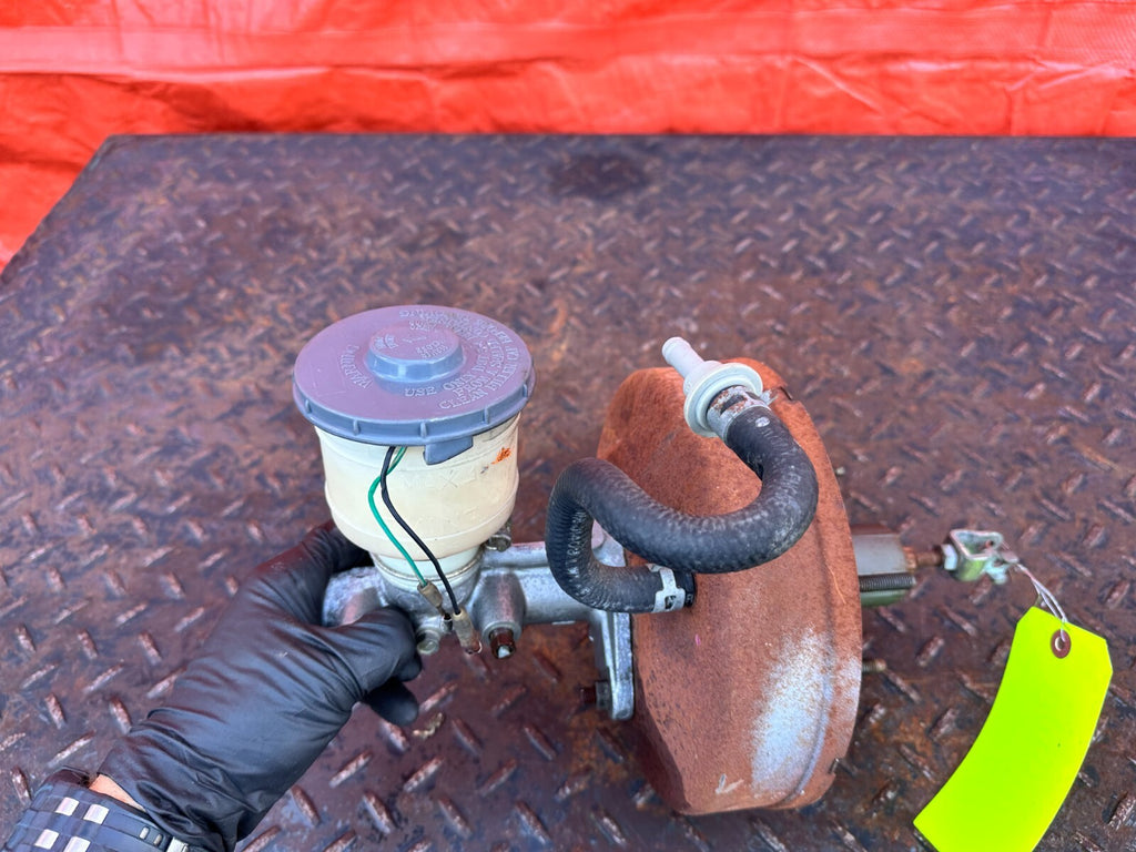 88 91 HONDA CRX   15/16 REAR DISC BRAKE MODEL   BRAKE BOOSTER & MASTER CYLINDER5