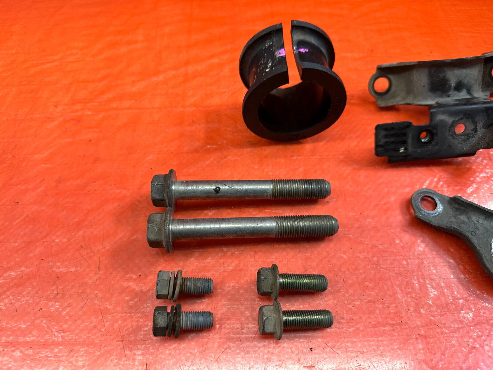 08 12 HONDA ACCORD SEDAN   POWER STEERING RACK BRACKETS HARDWARE OEM #2396