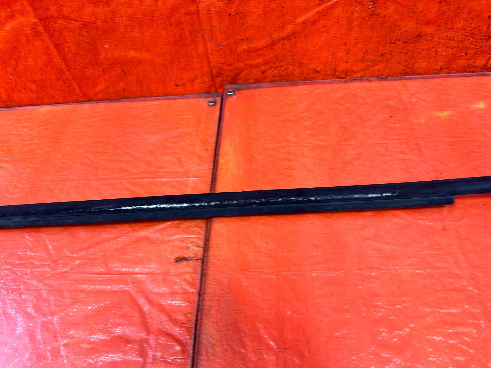 90 91 HONDA CIVIC HATCHBACK   DRIVER LEFT EXTERIOR WINDOW GLASS TRIM   OEM 3253