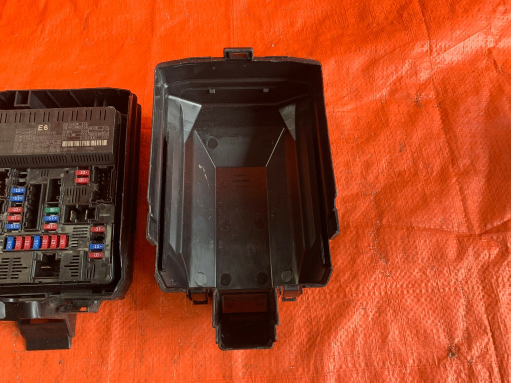 OEM 2017 2018 Q60   2018 Q50 FUSE BOX JUNCTION CONTROL PANEL 284B7 5CA0D 3
